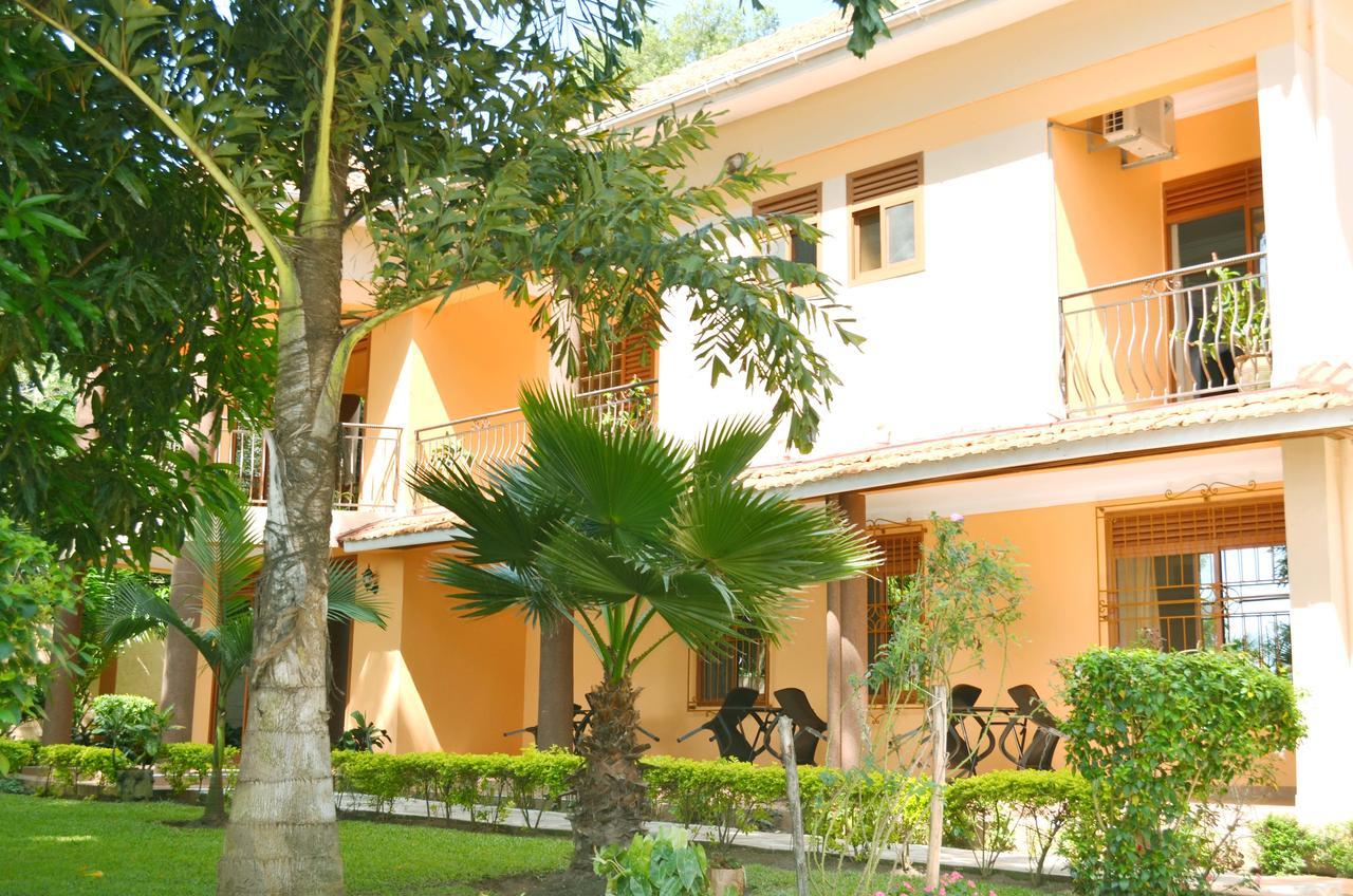 The Palms Beach Hotel And Restaurant Limited Entebbe Extérieur photo