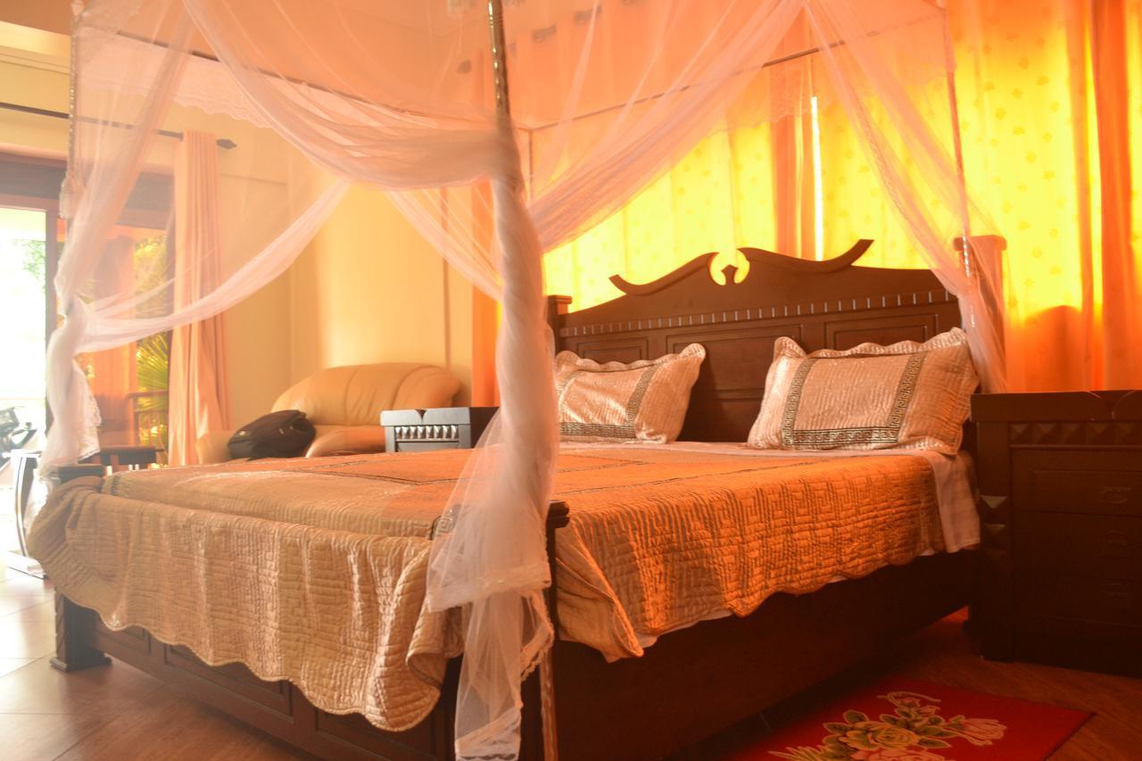 The Palms Beach Hotel And Restaurant Limited Entebbe Extérieur photo