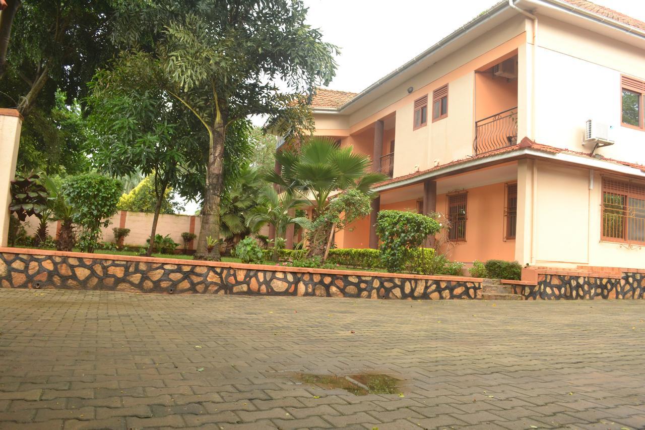 The Palms Beach Hotel And Restaurant Limited Entebbe Extérieur photo